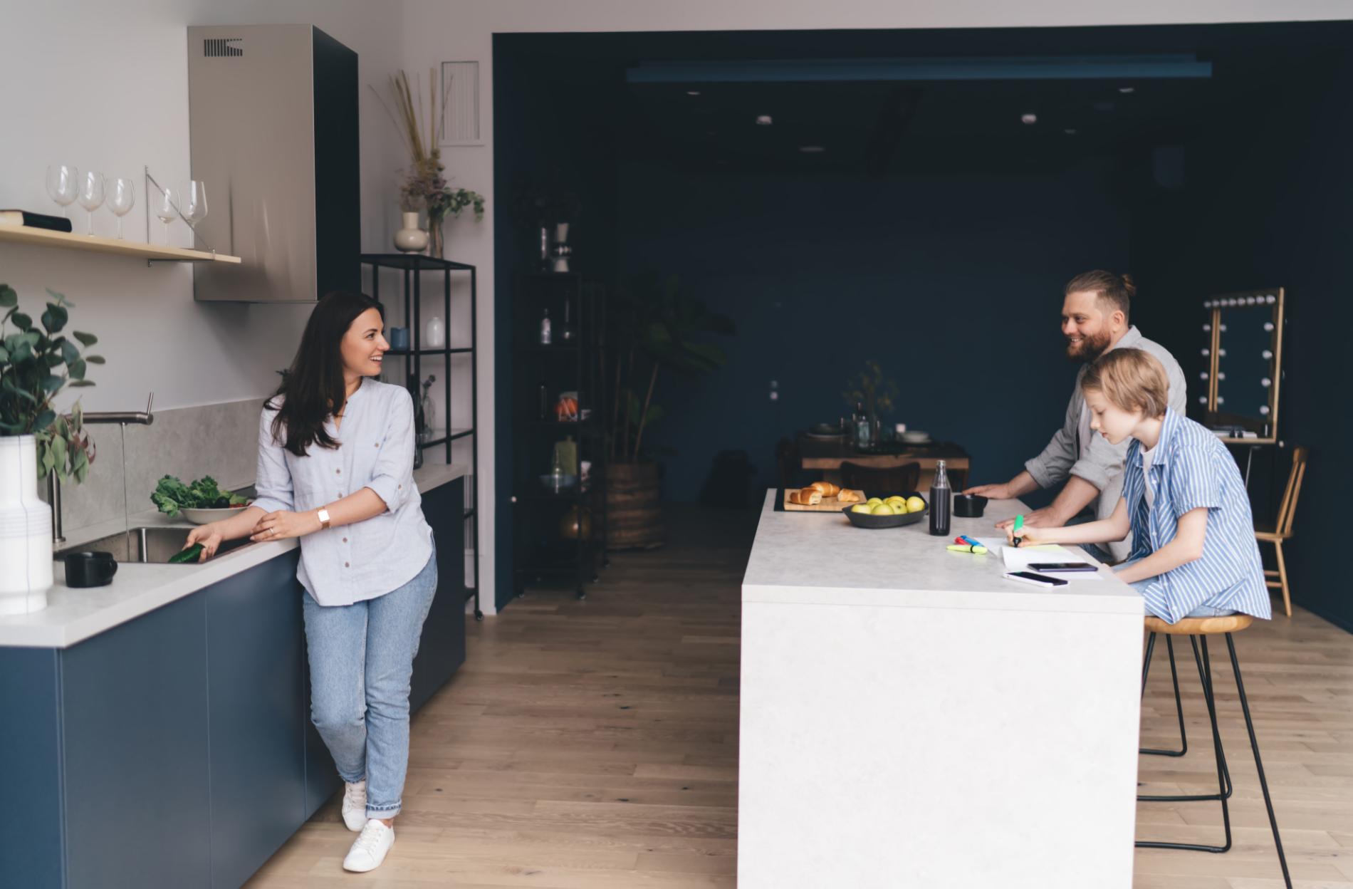 happy-family-spending-time-together-in-kitchen-2024-05-20-16-09-37-utc.jpg